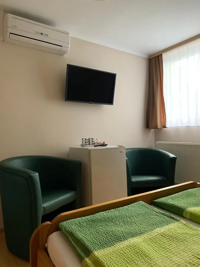Guest house Fenyves Family Rooms And Bungalows Hajduszoboszlo Hungary