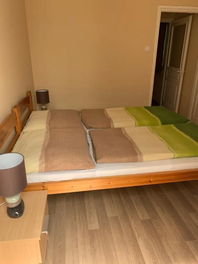 Fenyves Family Rooms And Bungalows Hajduszoboszlo Guest house