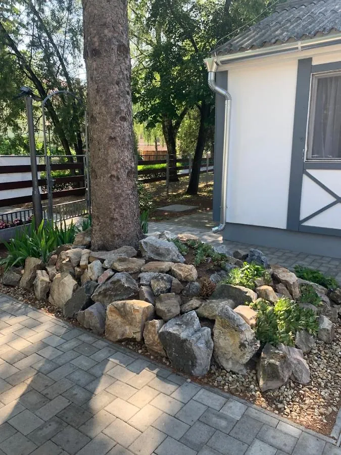 Fenyves Family Rooms And Bungalows Hajduszoboszlo Guest house